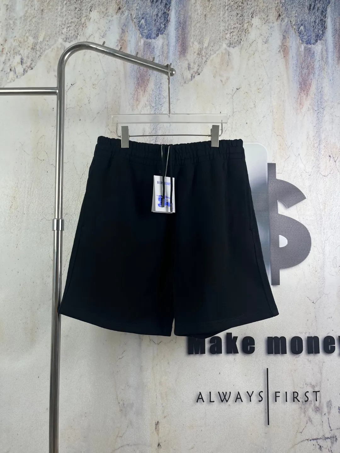 BR 831 🔘 𝐁𝐮𝐫𝐛𝐞𝐫𝐫𝐲 26SS * Burberry ， Classic ， Retro ， 。 🔹 ： ， ， ， 、 ， Breathable 。 ： ， ， ， ； ， ， 。 ：Classic ， ， 、 ， ； ， ， 。 🔹 ： ， Retro Classic ， Classic ， ， ， ， 。 ： ， ， ； ， ， ； ， ， ； Black、Cream White Classic ， ， Versatile； 、 ， Authentic ， 。 Size：S M L XL XXL ：Black Khaki